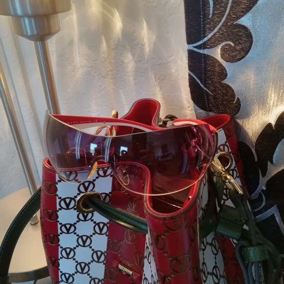 PRADA sunglasses - Picture 5 of 10